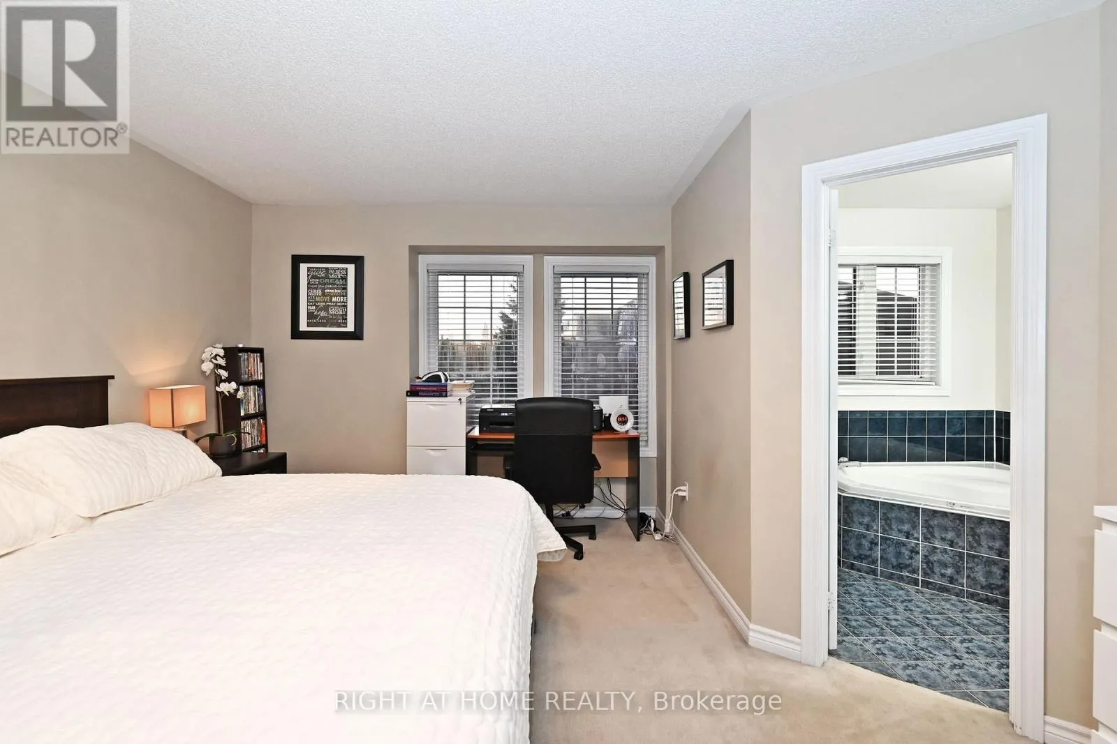 73 BLOOMGATE CRESCENT
