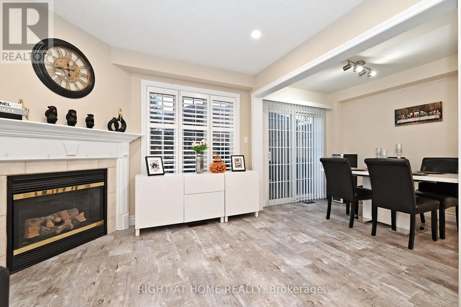 73 BLOOMGATE CRESCENT