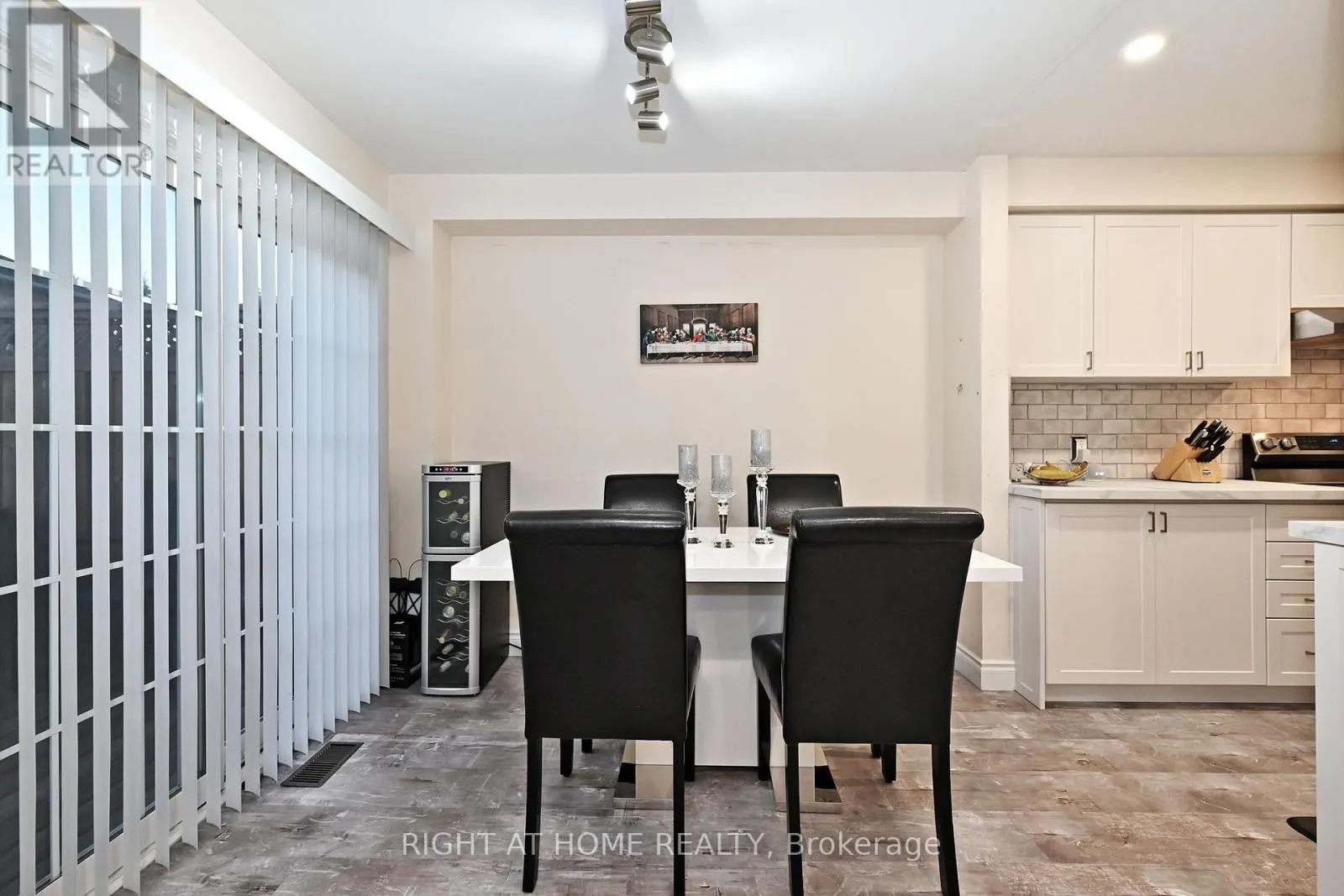 73 BLOOMGATE CRESCENT