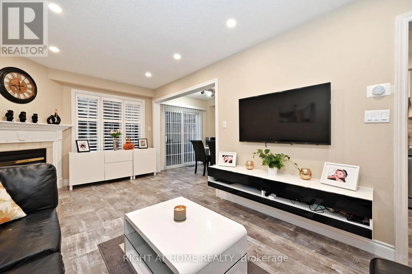 73 BLOOMGATE CRESCENT