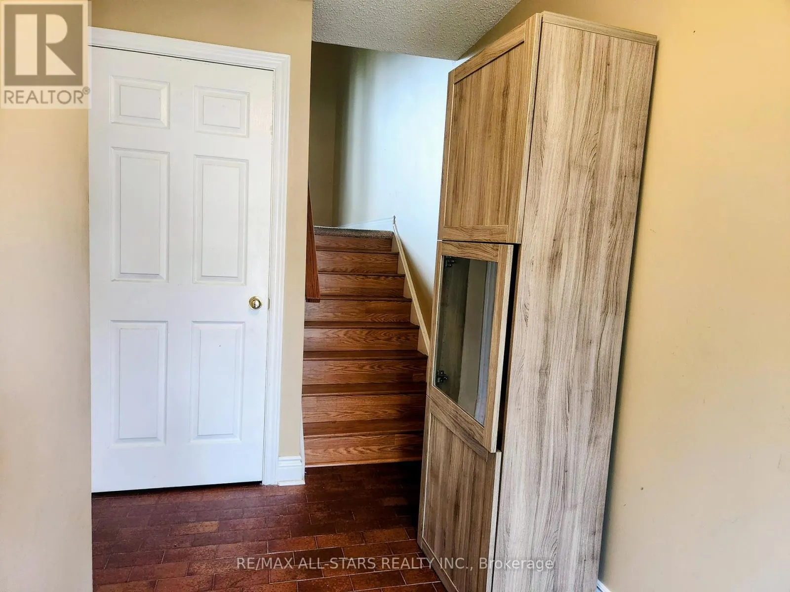 6 HEPWORTH WAY