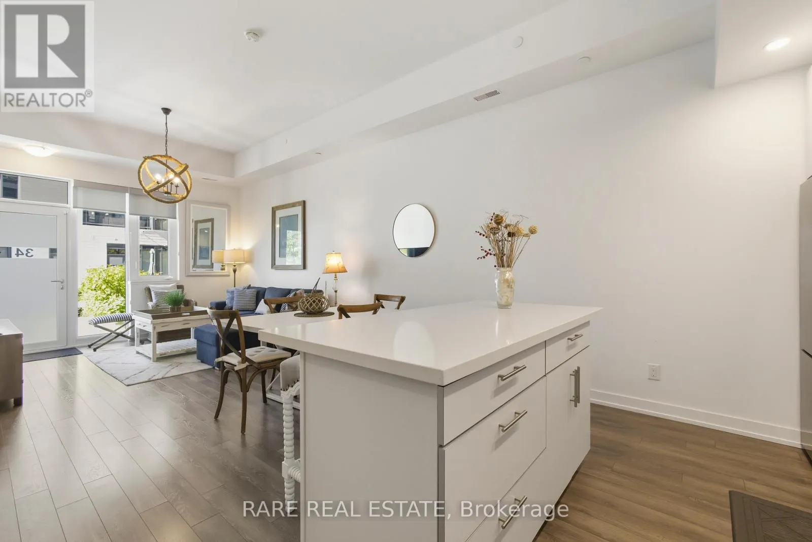 34 - 247 BROWARD WAY