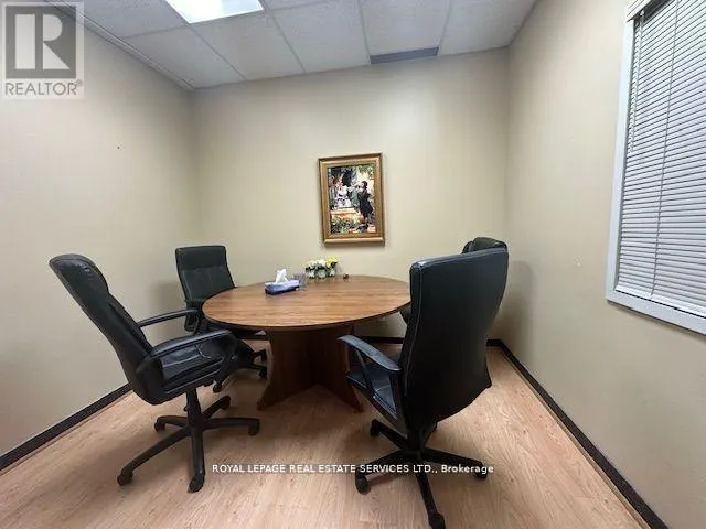 27 - 7626A YONGE STREET