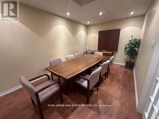 27 - 7626A YONGE STREET