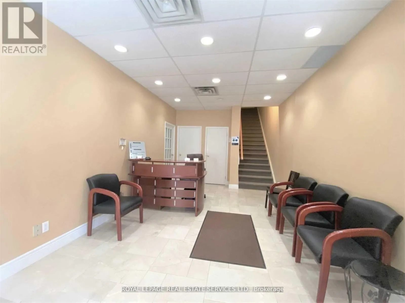 27 - 7626A YONGE STREET