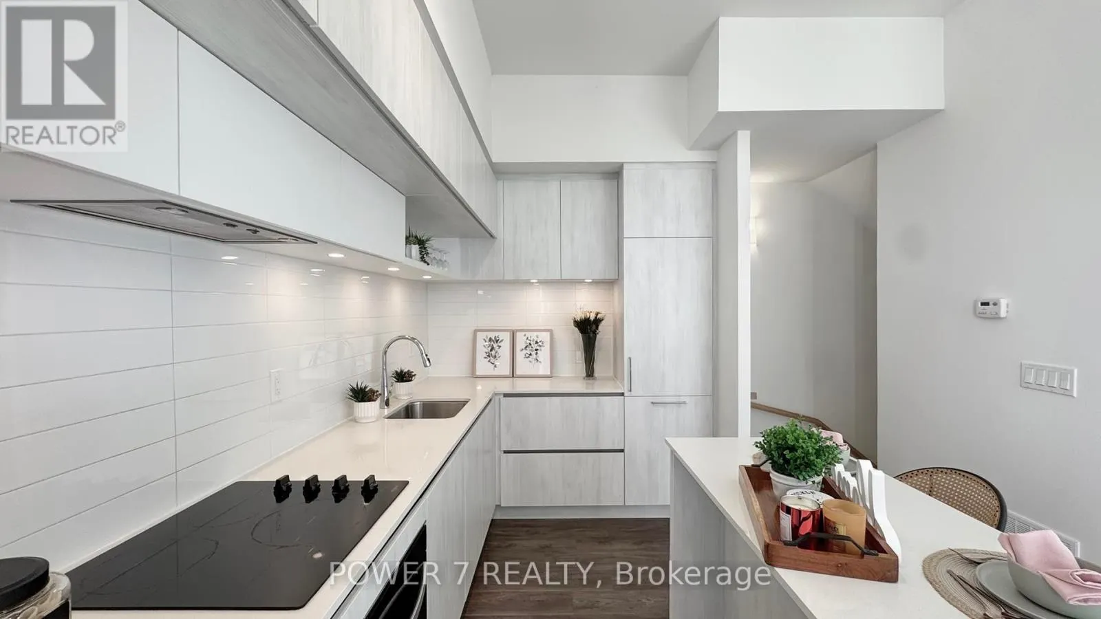 1009 - 14 DAVID EYER ROAD