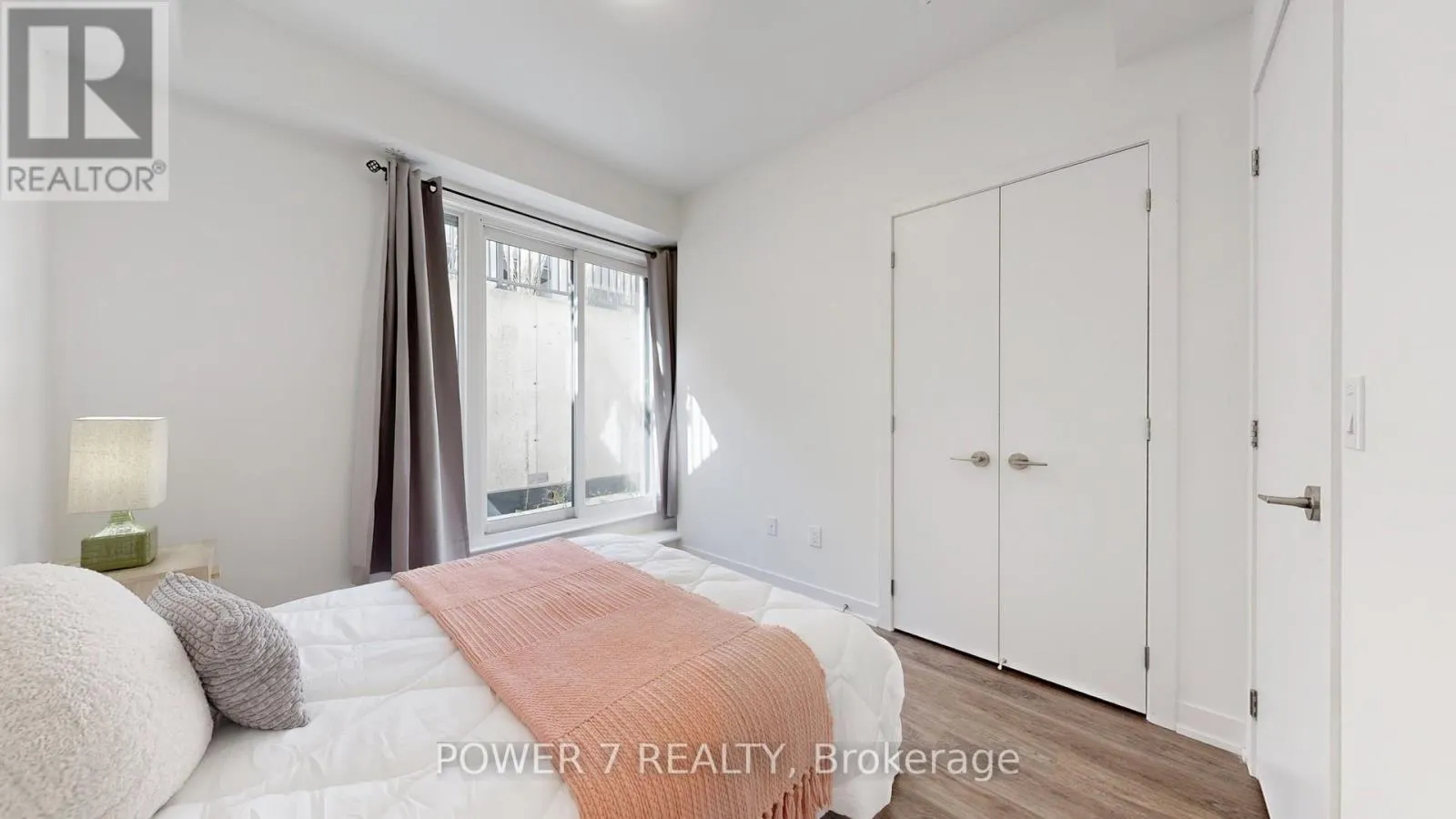 1009 - 14 DAVID EYER ROAD