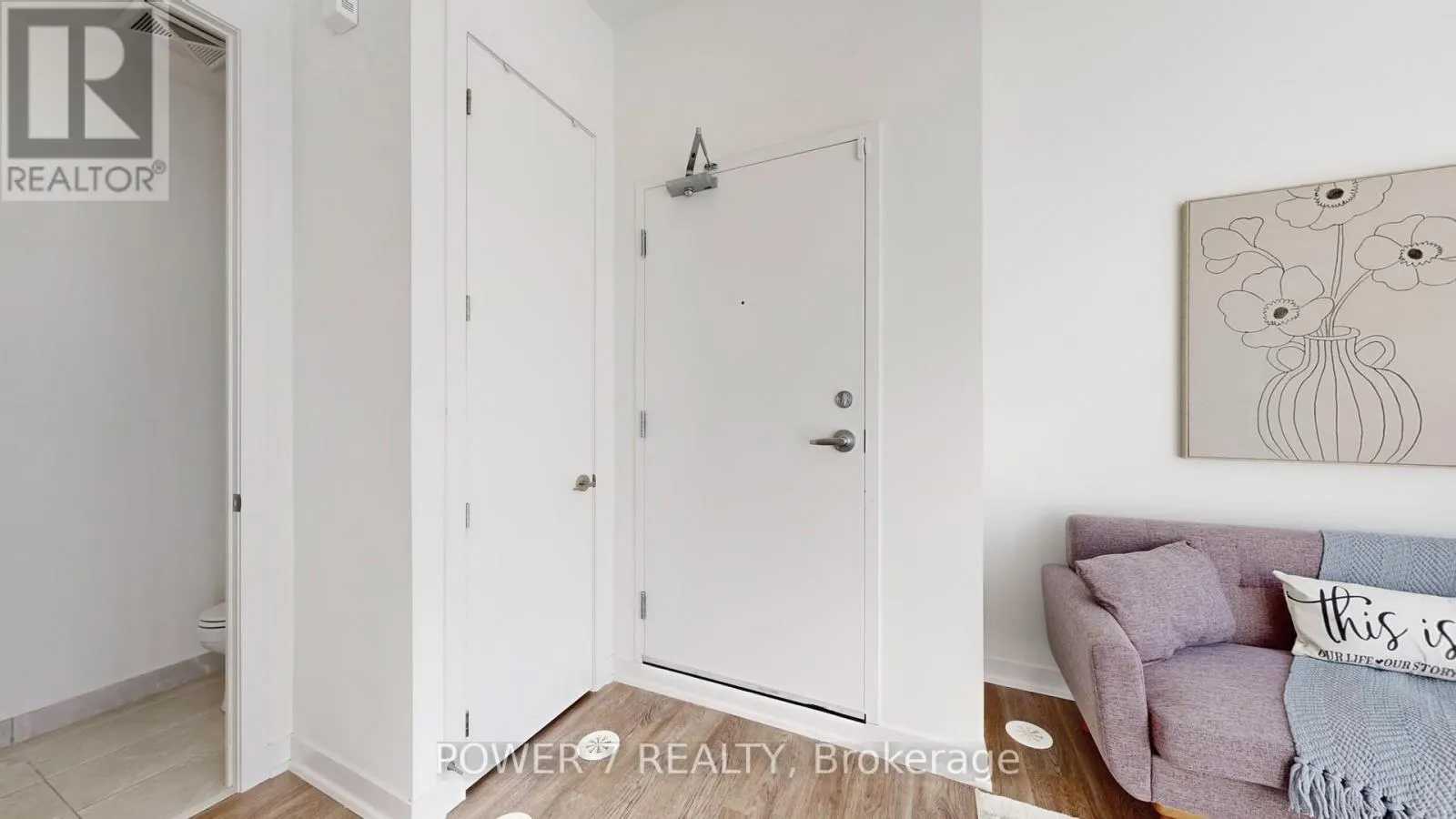 1009 - 14 DAVID EYER ROAD