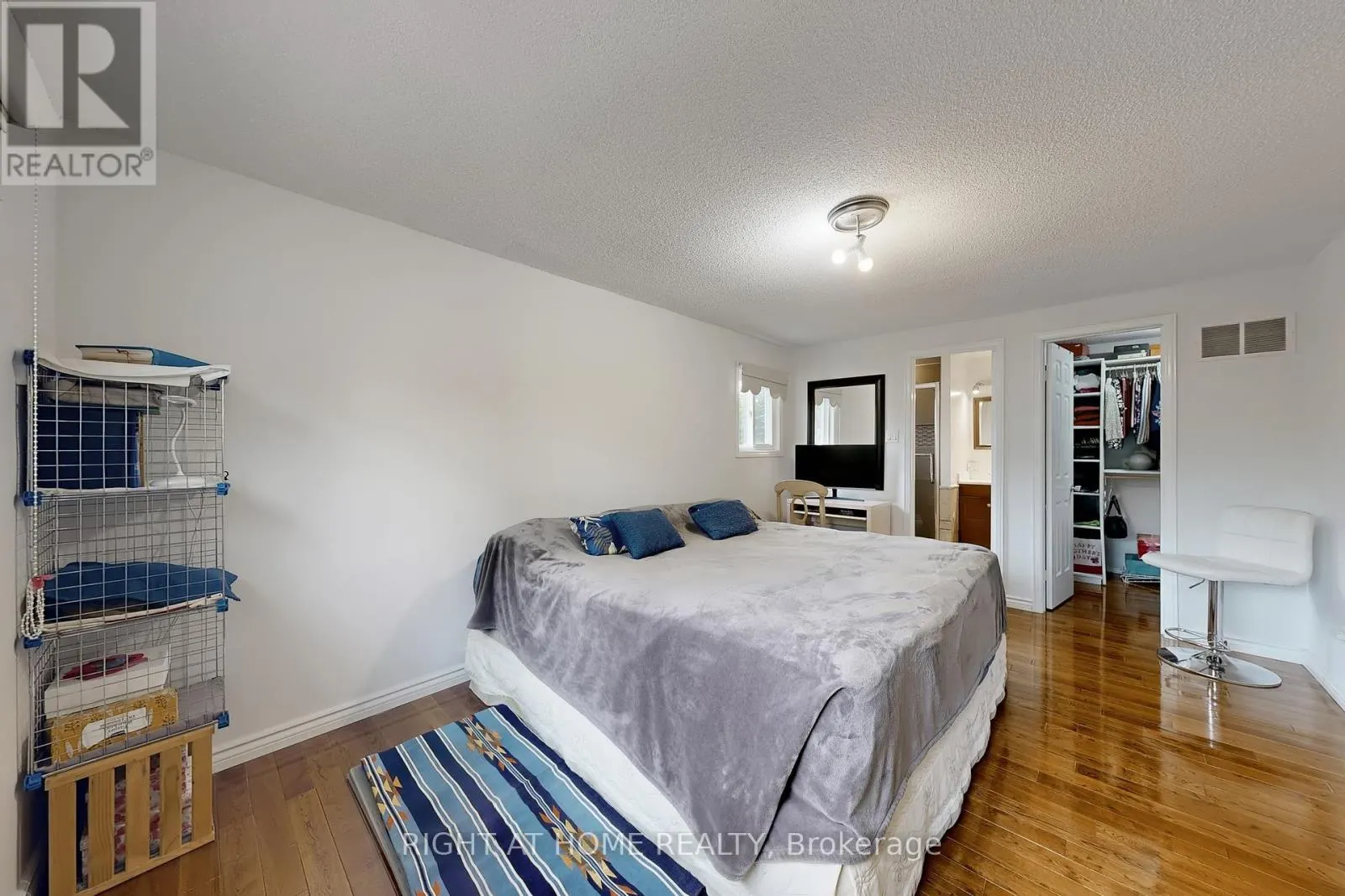 52 BRECKONWOOD CRESCENT