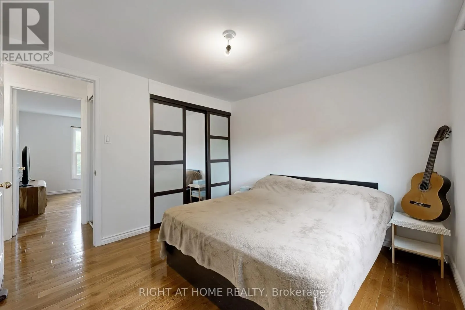 52 BRECKONWOOD CRESCENT