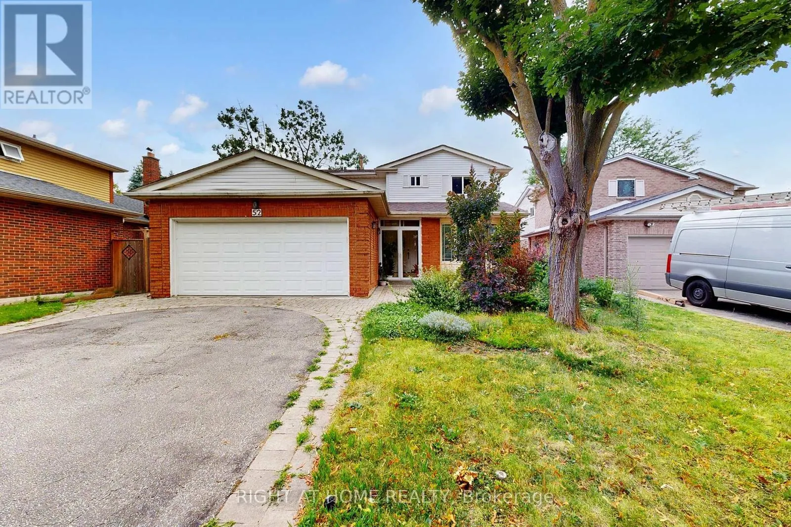 52 BRECKONWOOD CRESCENT