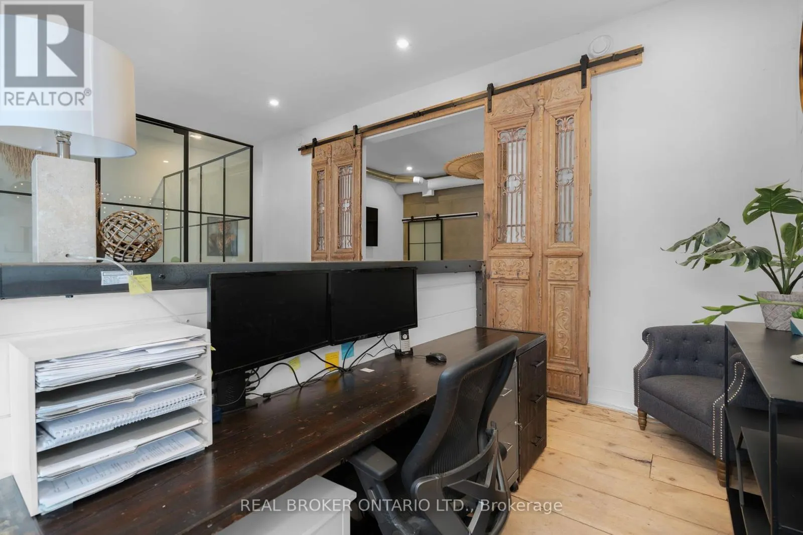 1 DUFFERIN STREET