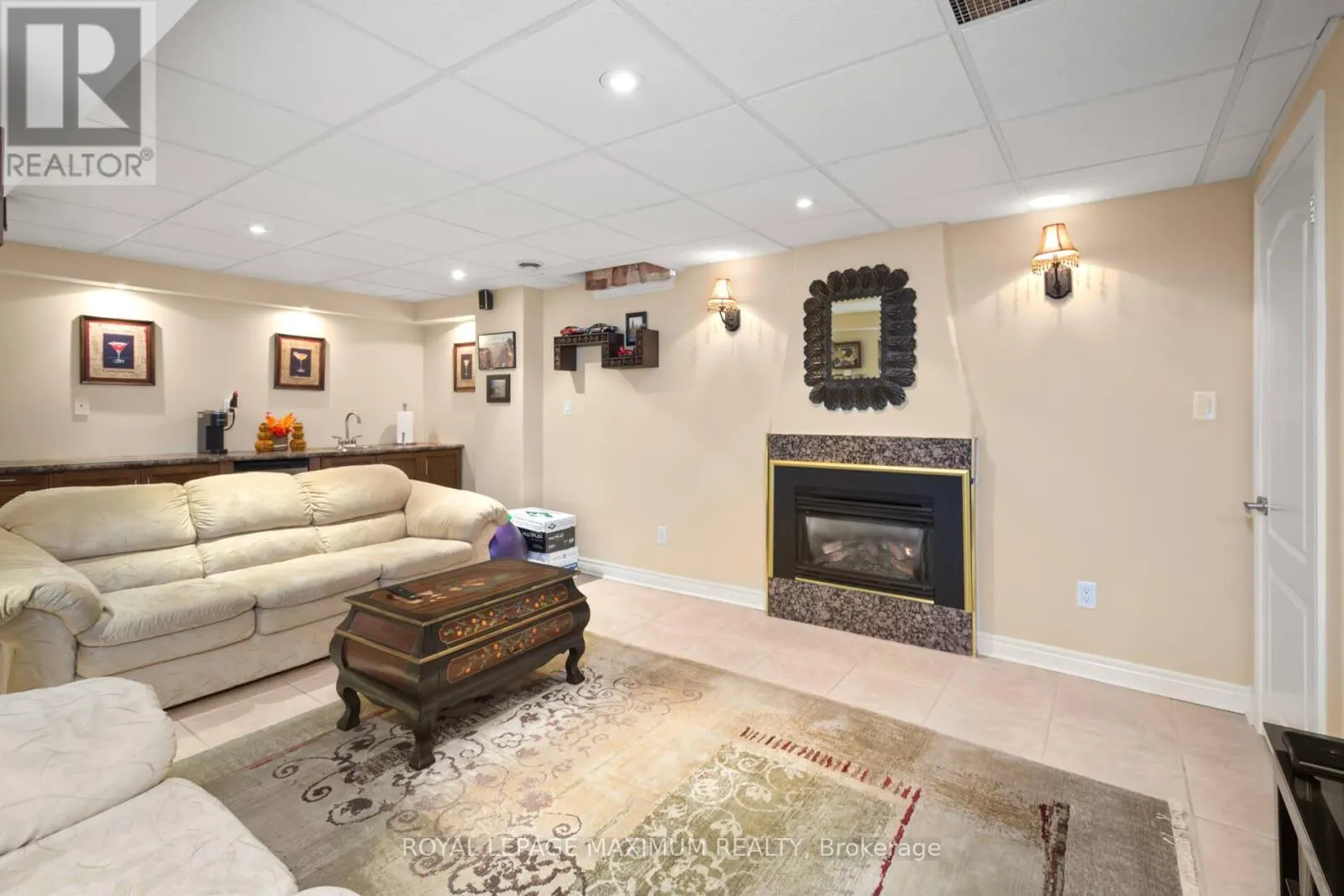 12 CHECKER COURT