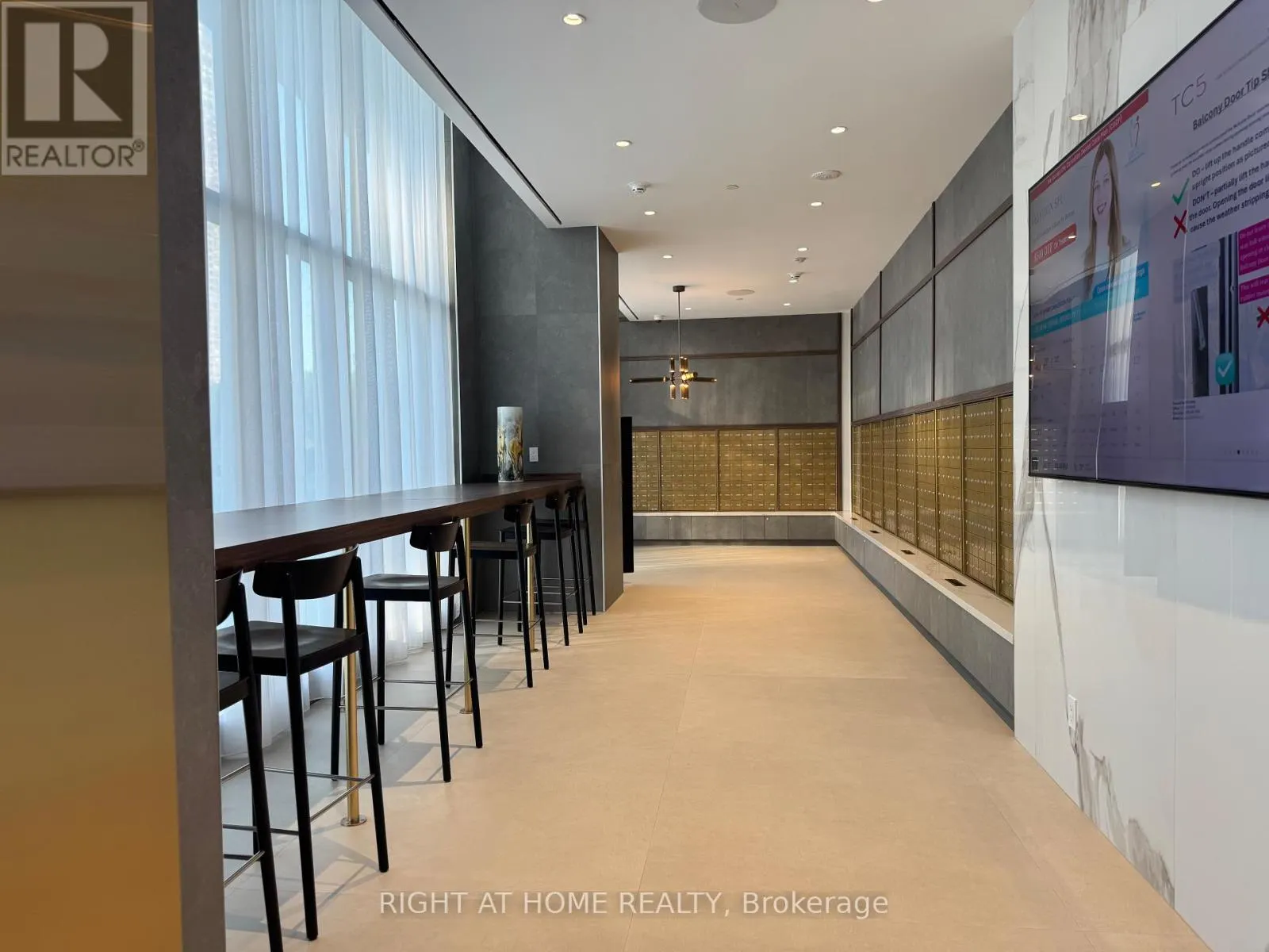 101 - 7890 JANE STREET