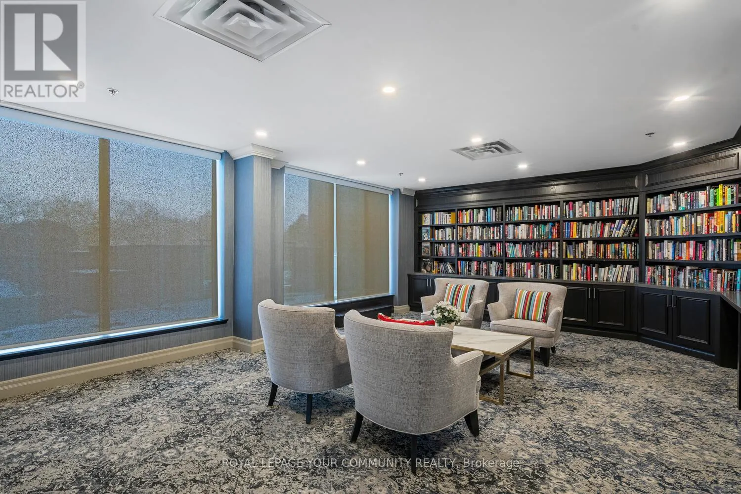 305 - 14924 YONGE STREET