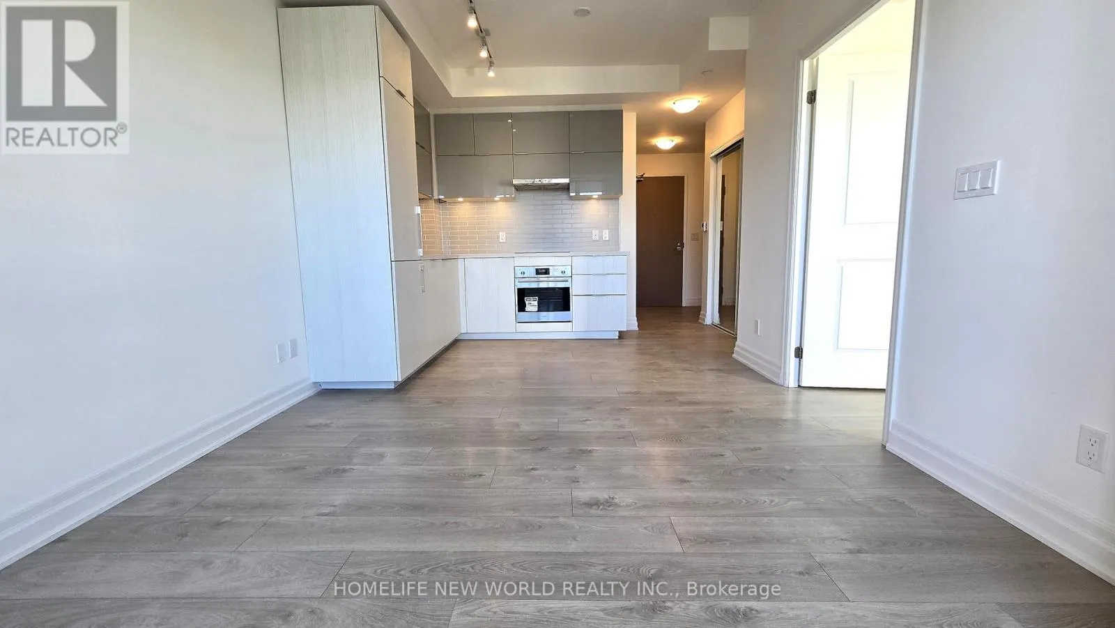 607 - 8 ROUGE VALLEY DRIVE