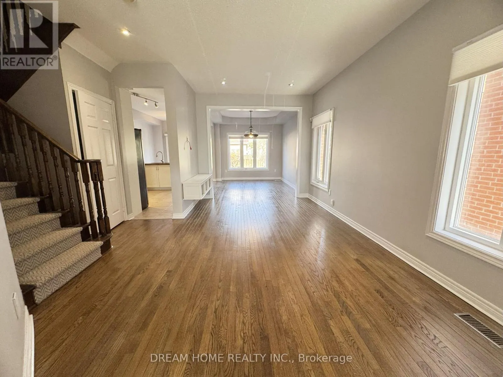 110 AUTUMN HILL BOULEVARD