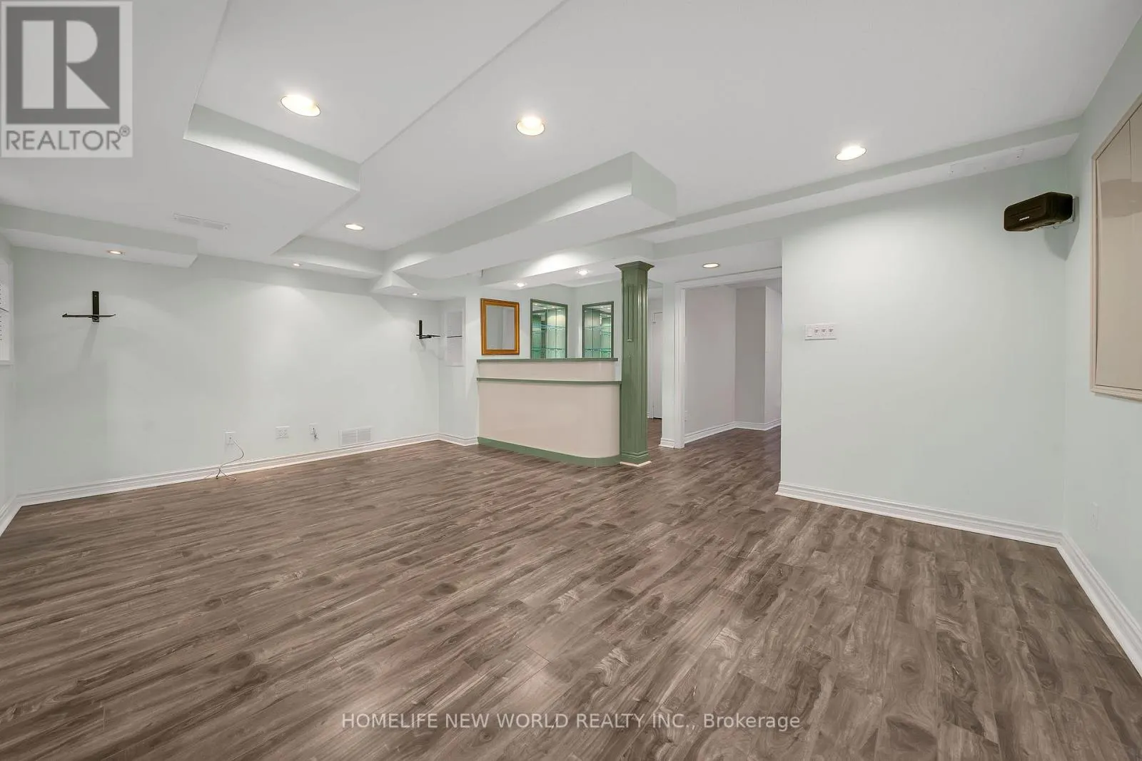 99 CLARENDON DRIVE