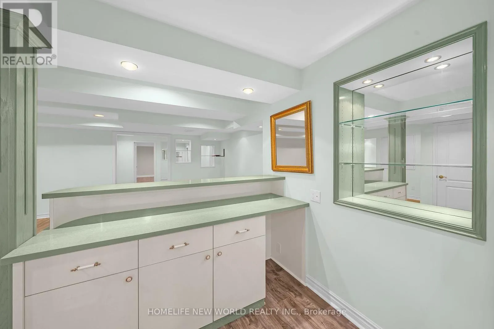 99 CLARENDON DRIVE