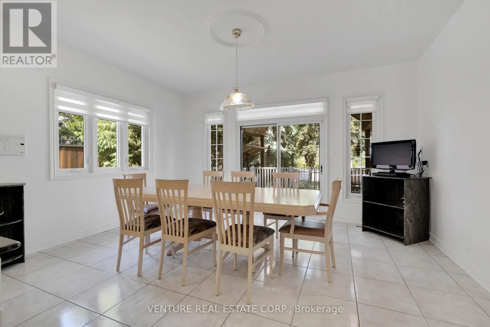 476 WESTRIDGE DRIVE