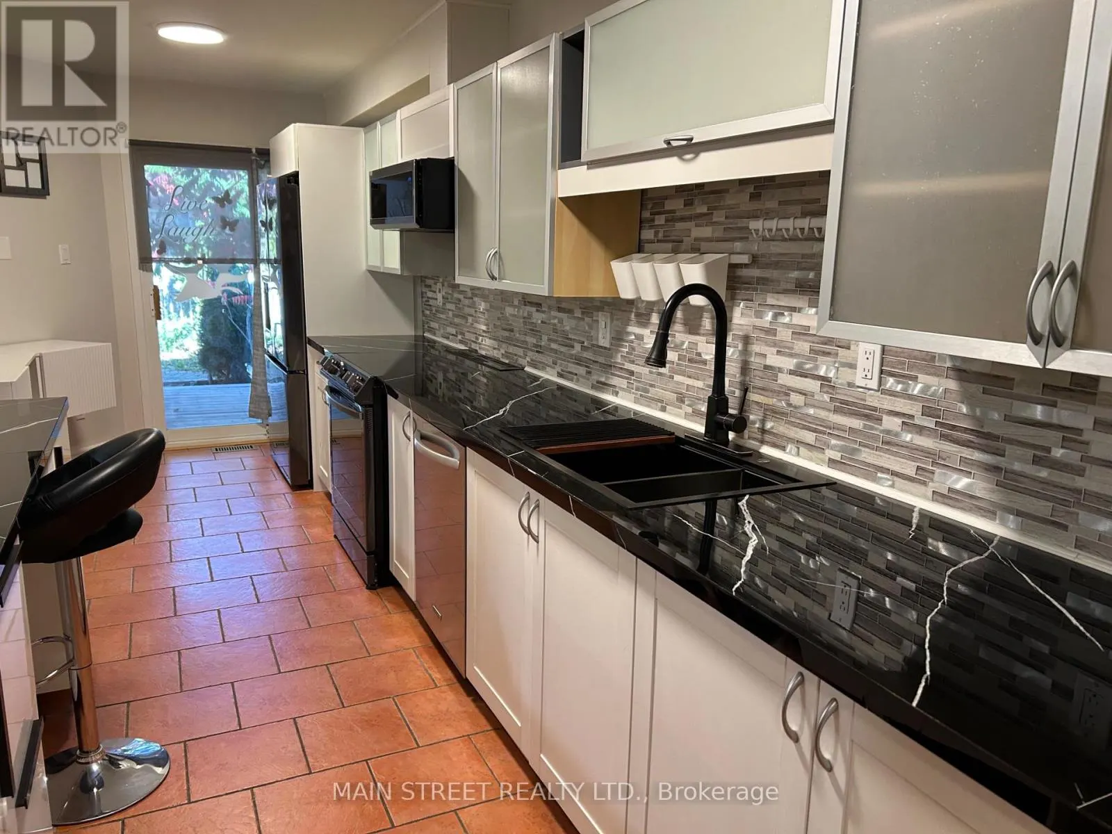 156 OBSERVATORY LANE