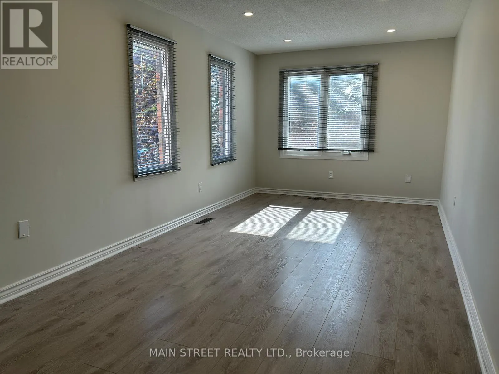 156 OBSERVATORY LANE