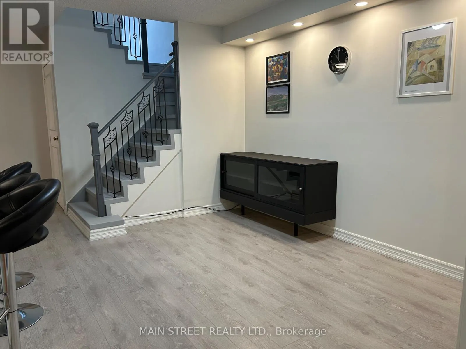 156 OBSERVATORY LANE