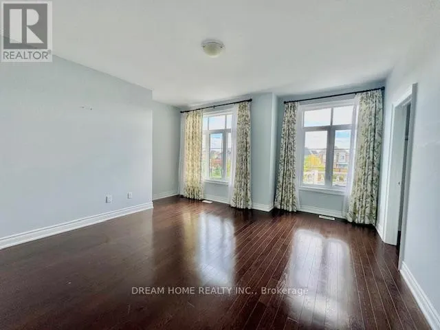 28 LARKIN AVENUE