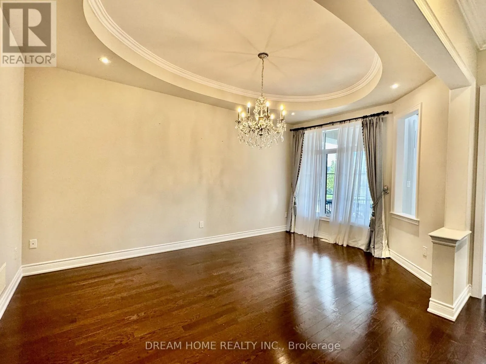 28 LARKIN AVENUE