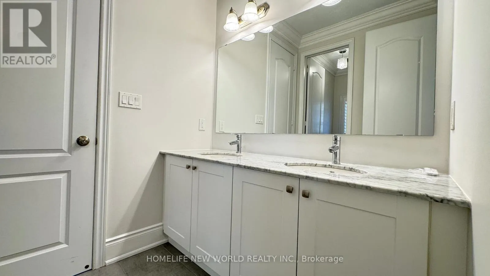 10 KEN SINCLAIR CRESCENT