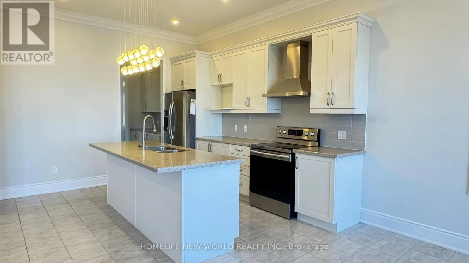 10 KEN SINCLAIR CRESCENT