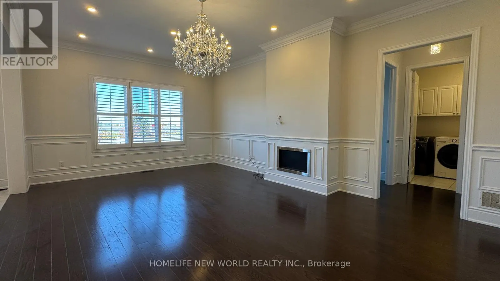 10 KEN SINCLAIR CRESCENT