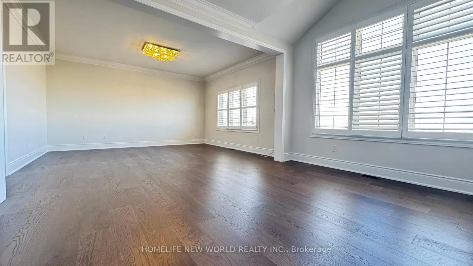 10 KEN SINCLAIR CRESCENT