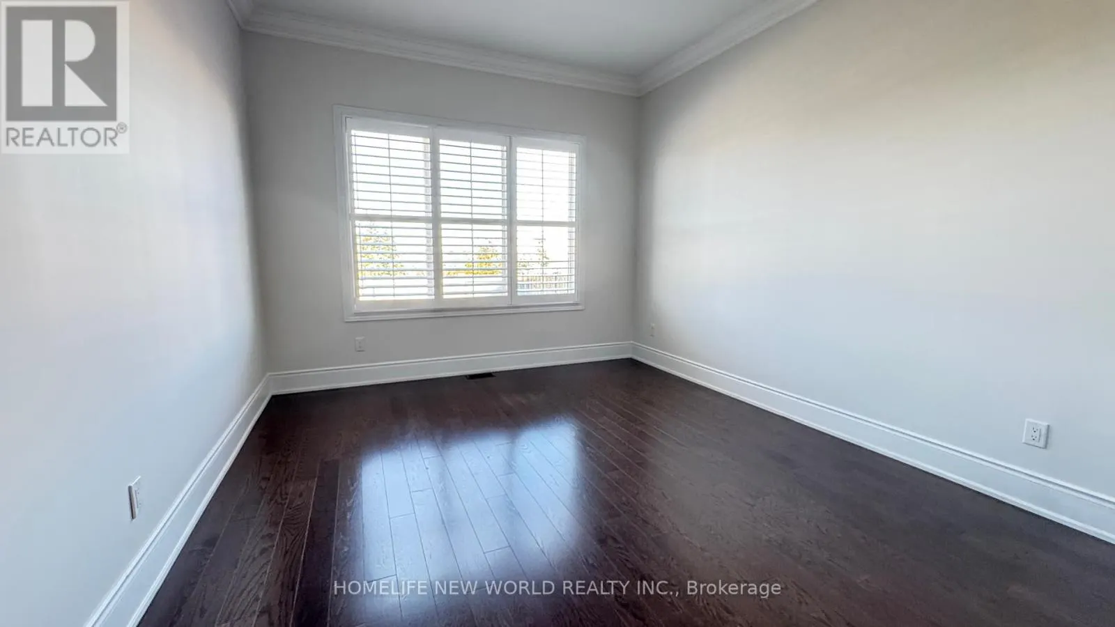 10 KEN SINCLAIR CRESCENT