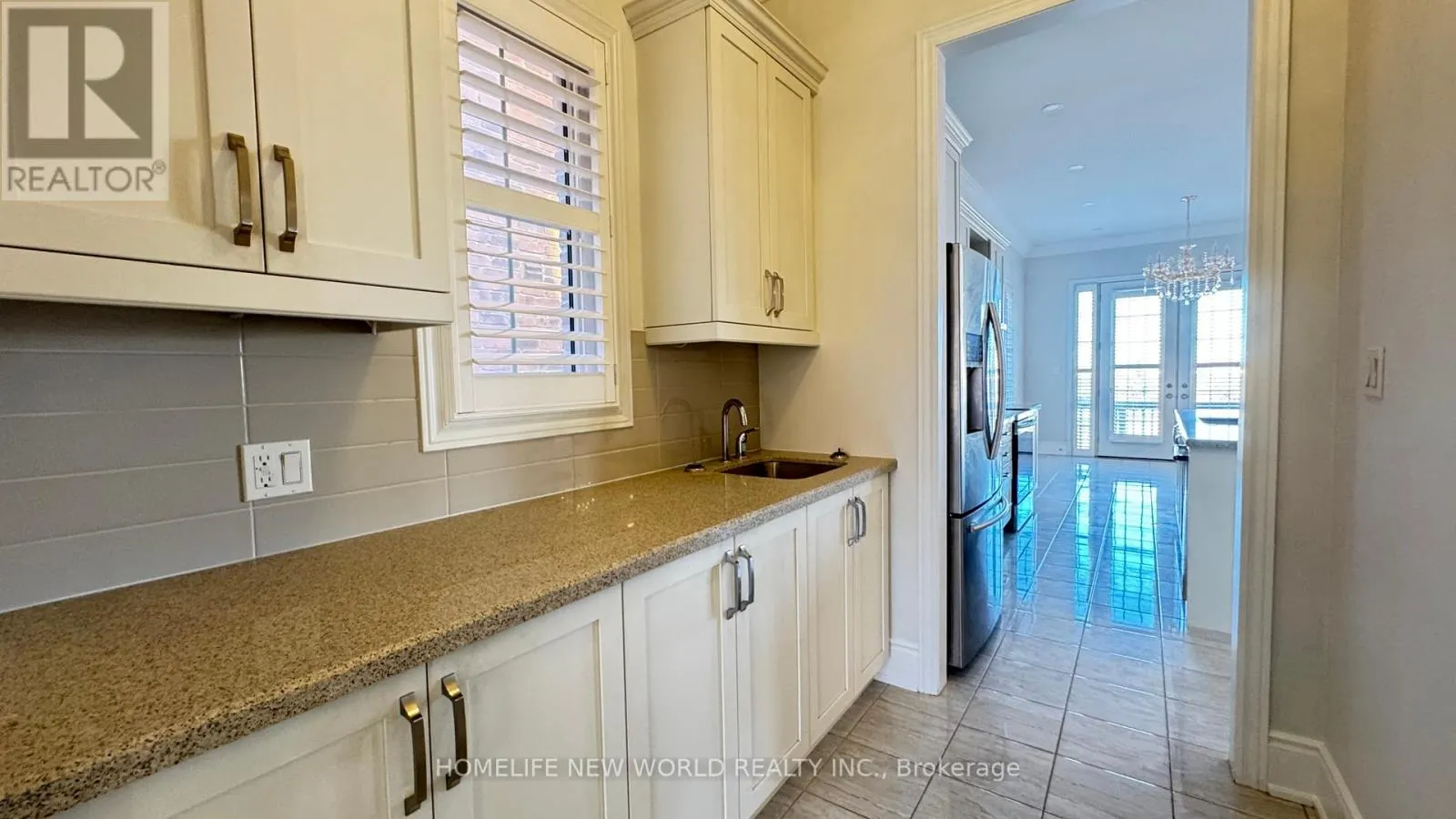 10 KEN SINCLAIR CRESCENT
