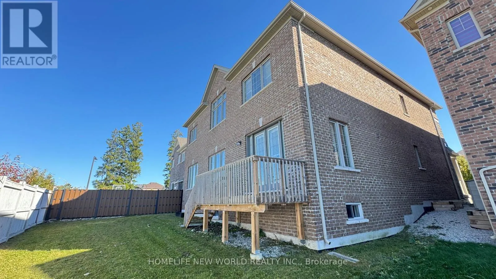 10 KEN SINCLAIR CRESCENT