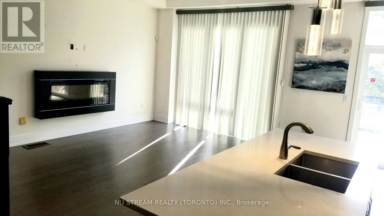 48 CRESTRIDGE DRIVE
