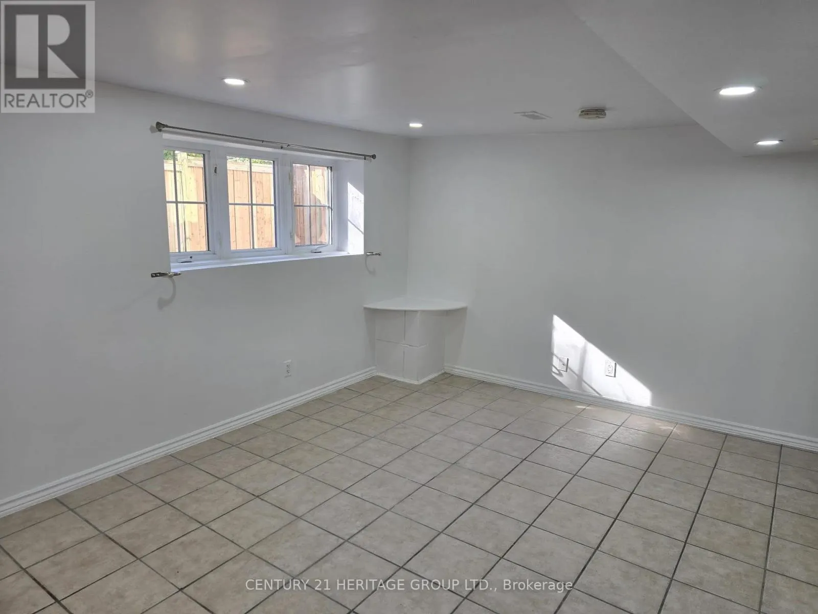 BSMT A - 65 PARK CRESCENT