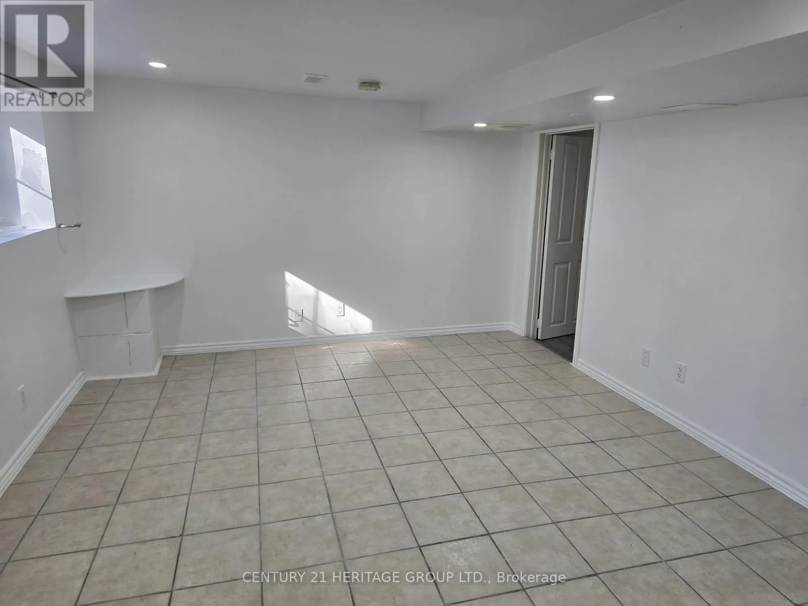 BSMT A - 65 PARK CRESCENT