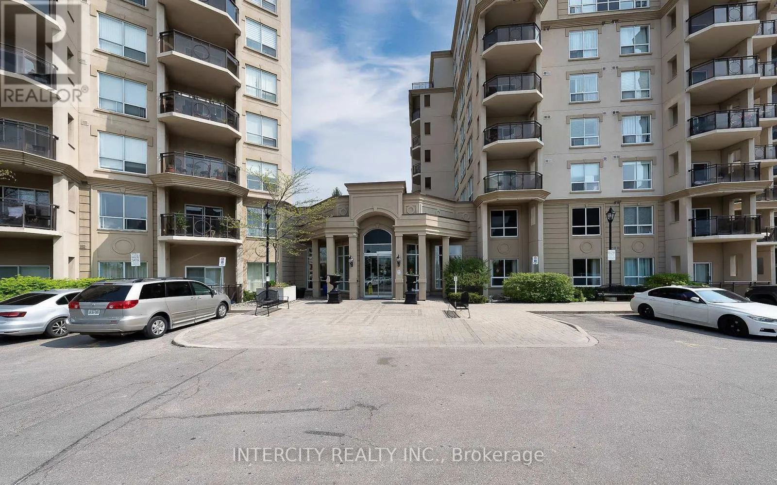 520 - 8 MAISON PARC COURT