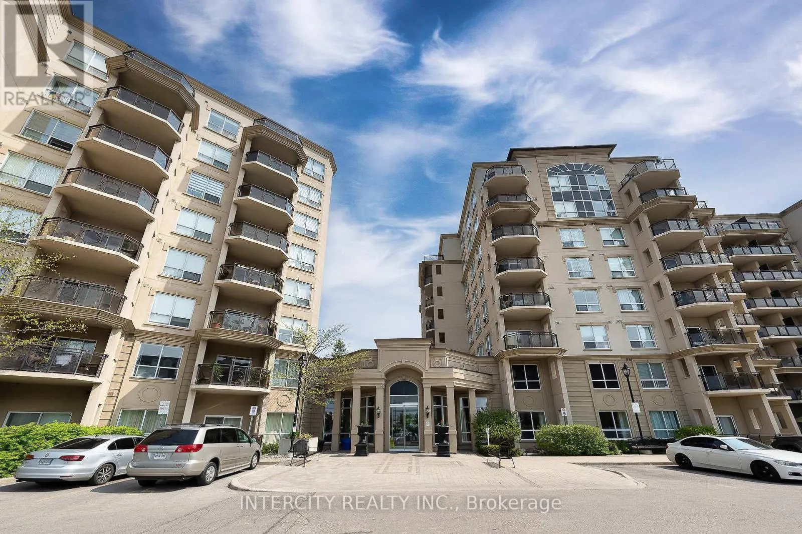 520 - 8 MAISON PARC COURT