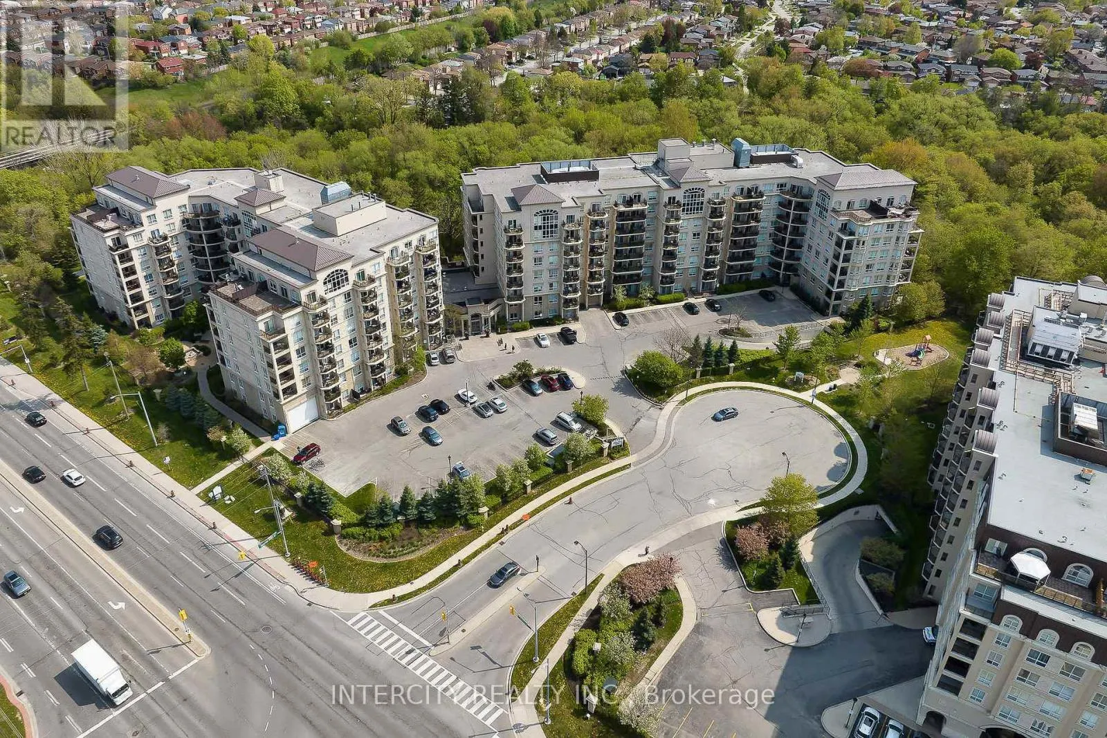 520 - 8 MAISON PARC COURT