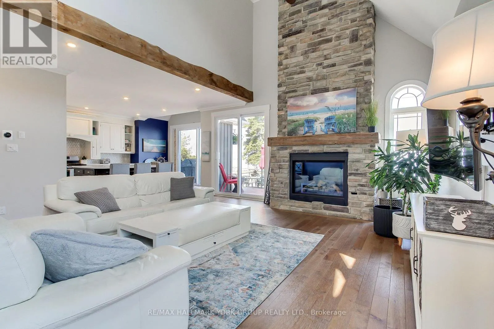 303 LAKE DR EAST DRIVE
