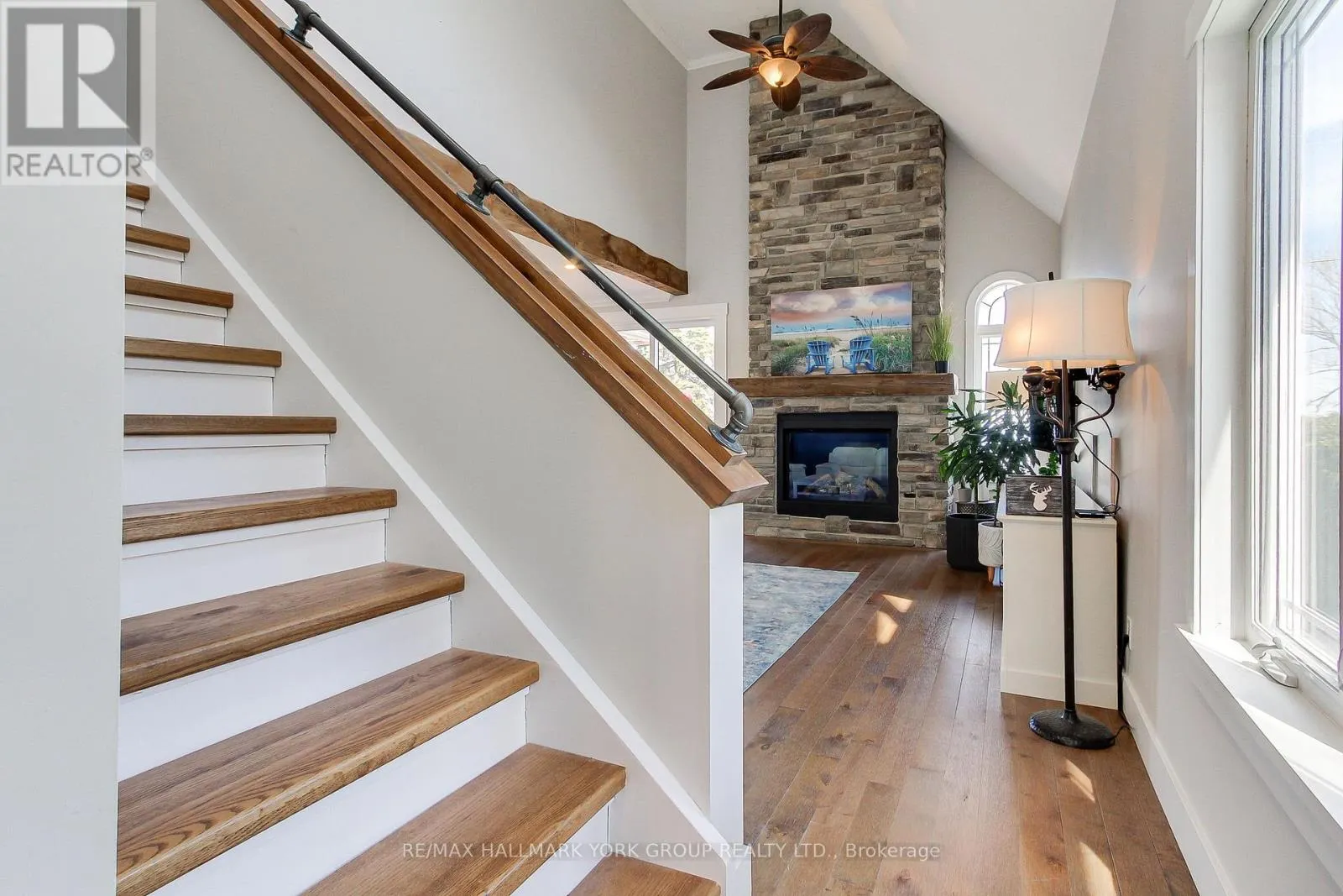303 LAKE DR EAST DRIVE