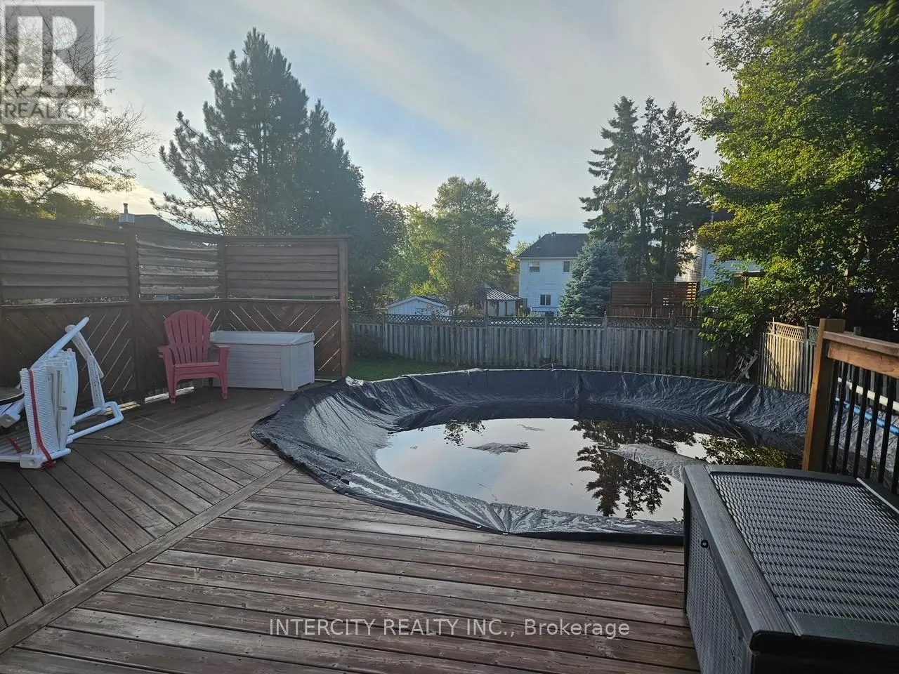 981 LINDEN STREET S