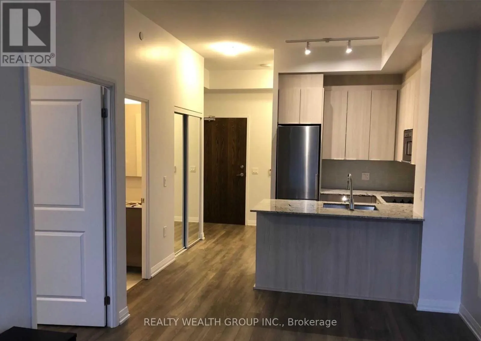 903 - 99 EAGLE ROCK WAY