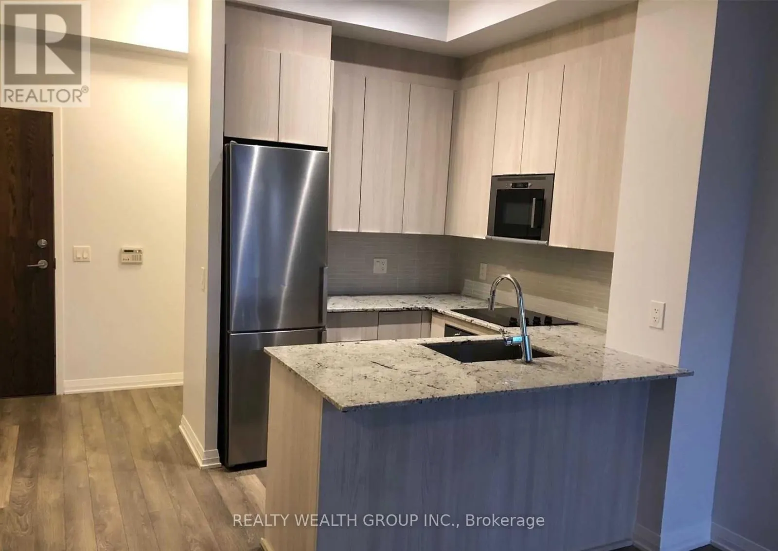 903 - 99 EAGLE ROCK WAY