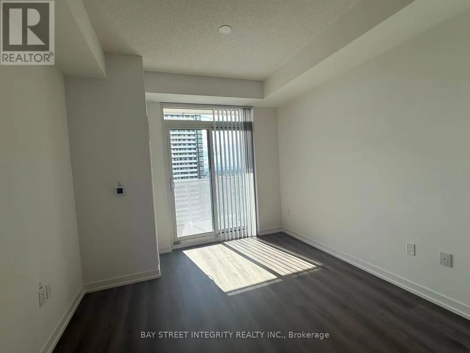 2915 - 28 INTERCHANGE WAY