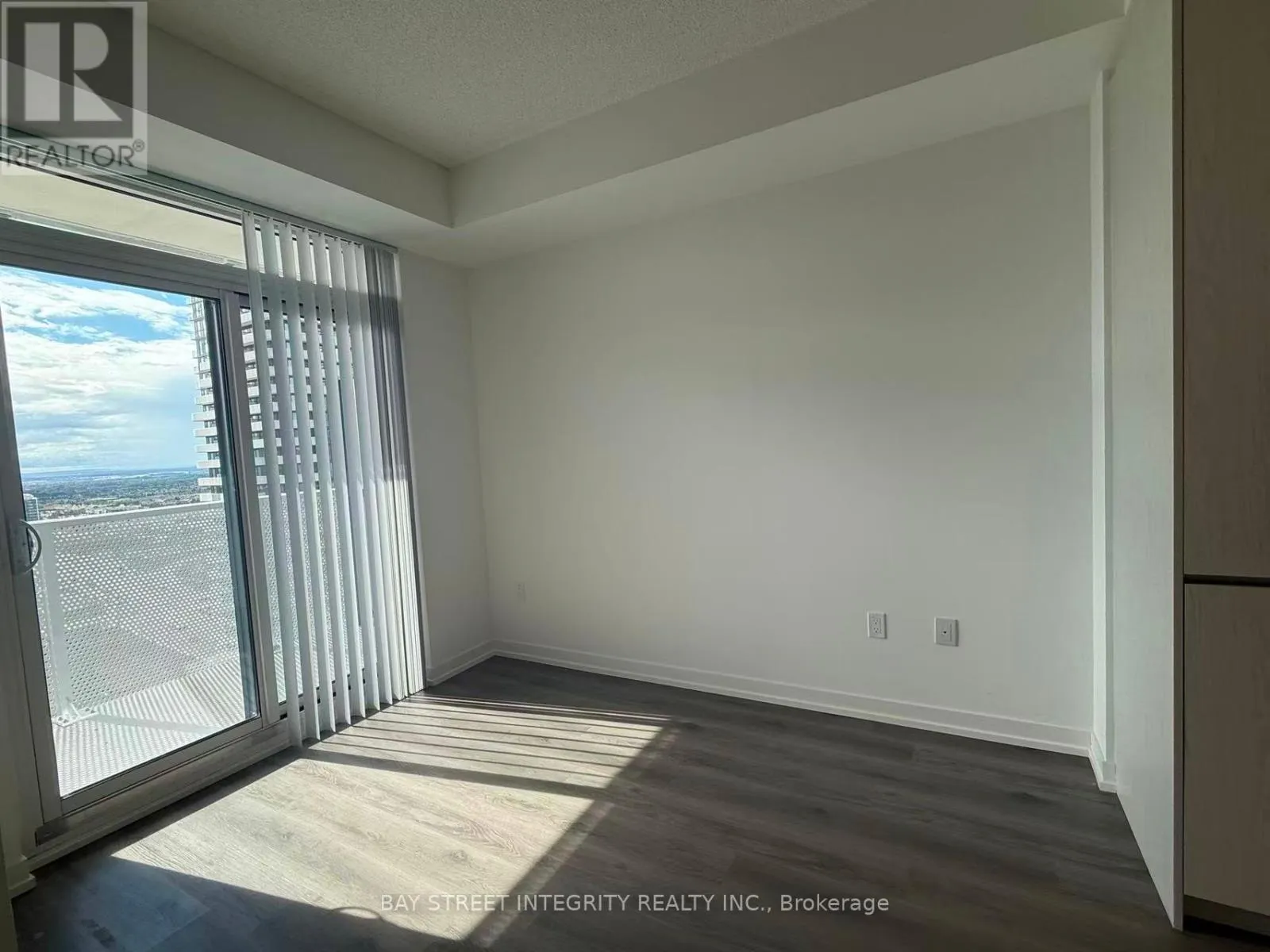 2915 - 28 INTERCHANGE WAY
