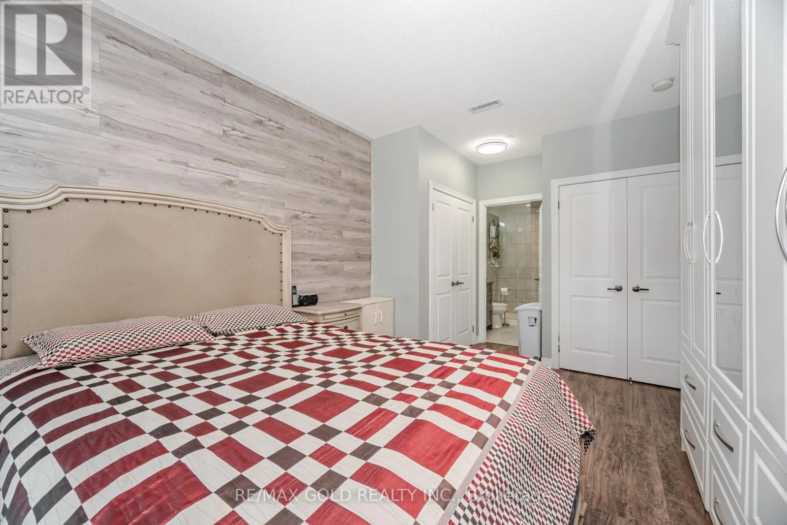 715 - 7325 MARKHAM ROAD